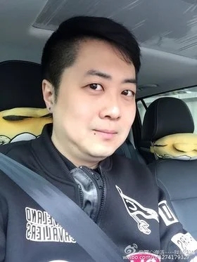 张震图片